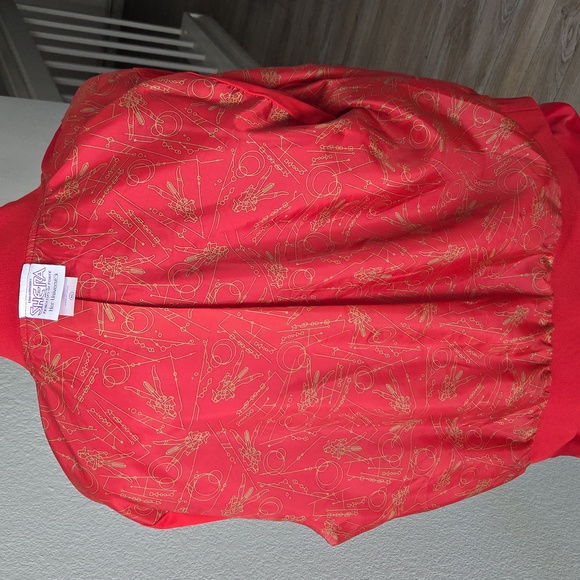 XL Red Satin Jacket with Gold Lettering - Picture 9 of 10